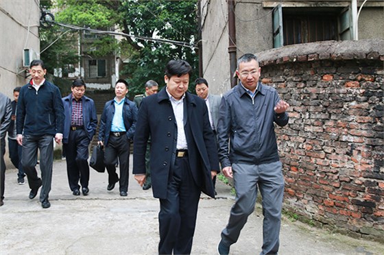 劉志仁親臨郴汽集團(tuán)走訪(fǎng)慰問(wèn)軍轉(zhuǎn)干部國(guó)防建設(shè)二等功臣侯尚德